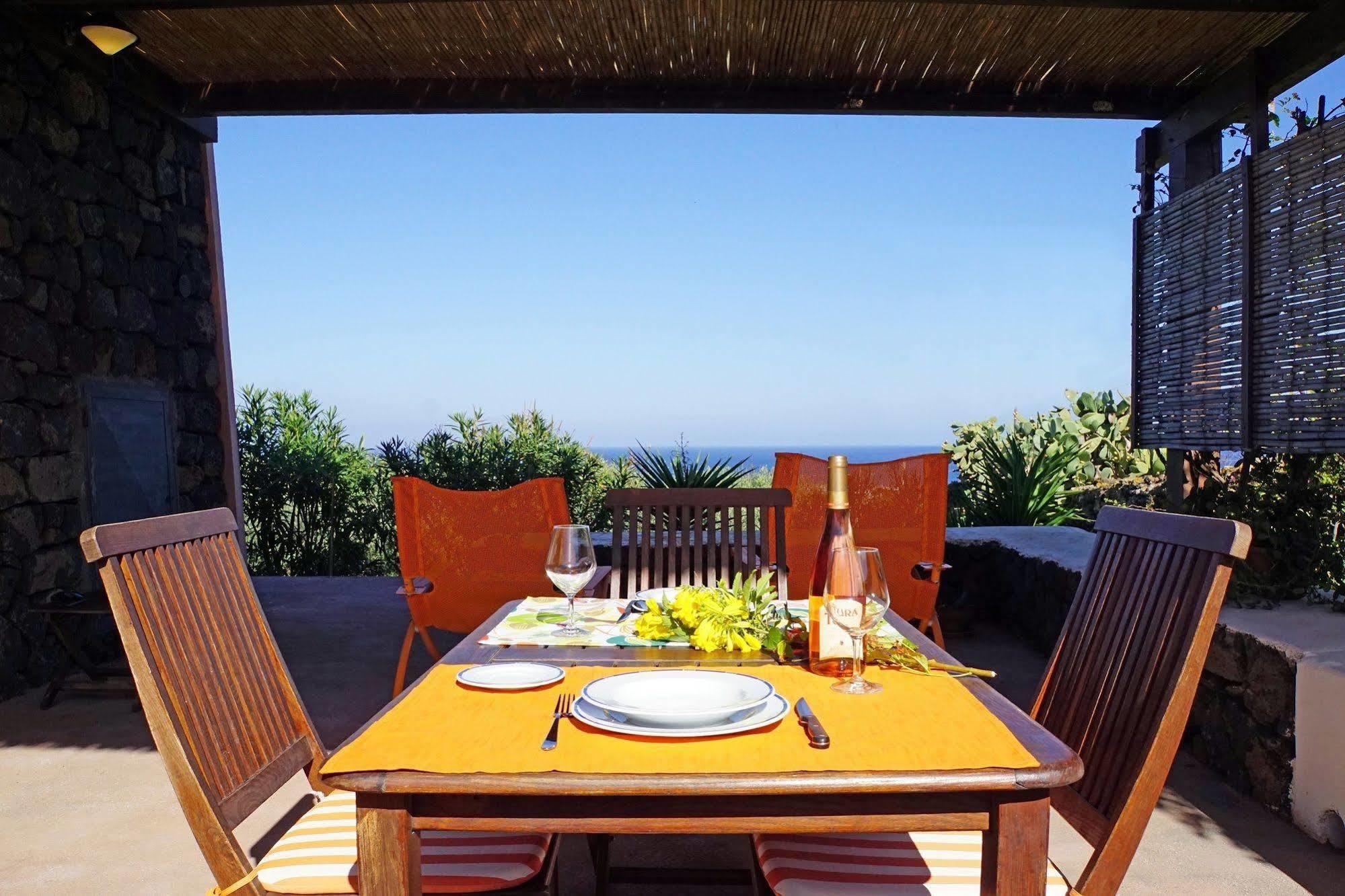 Dammusi E Relax Villa Pantelleria Bagian luar foto
